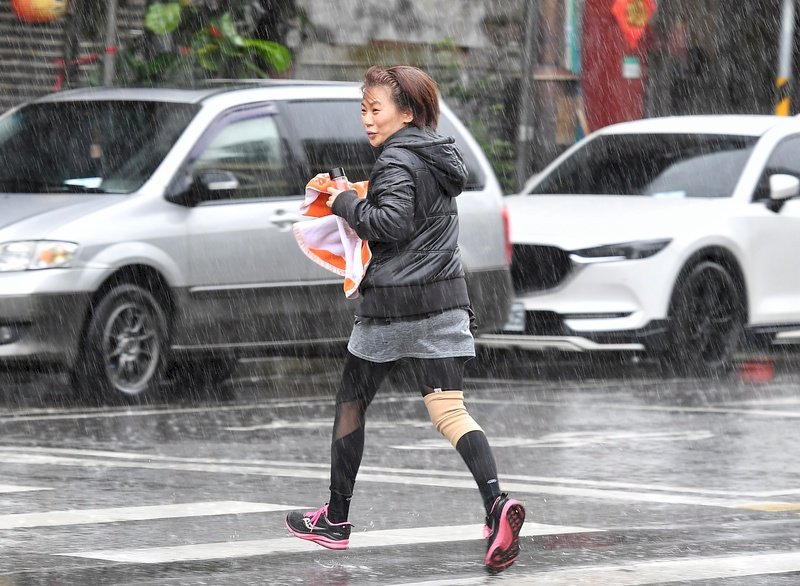 東北季風影響迎風面偶雨 北台灣較涼中南部高溫29度