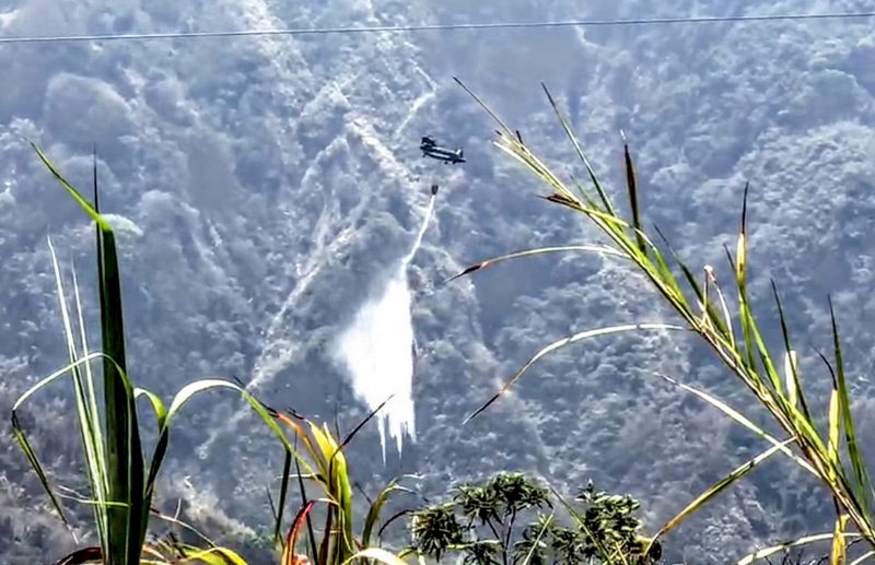 阿里山森林火災未熄 &nbsp;4天出動直升機35架次