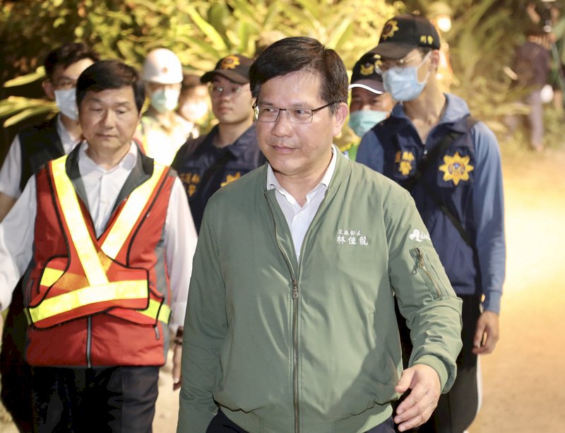台鐵人員機具24小時待命 林佳龍：最快速度完成搶修