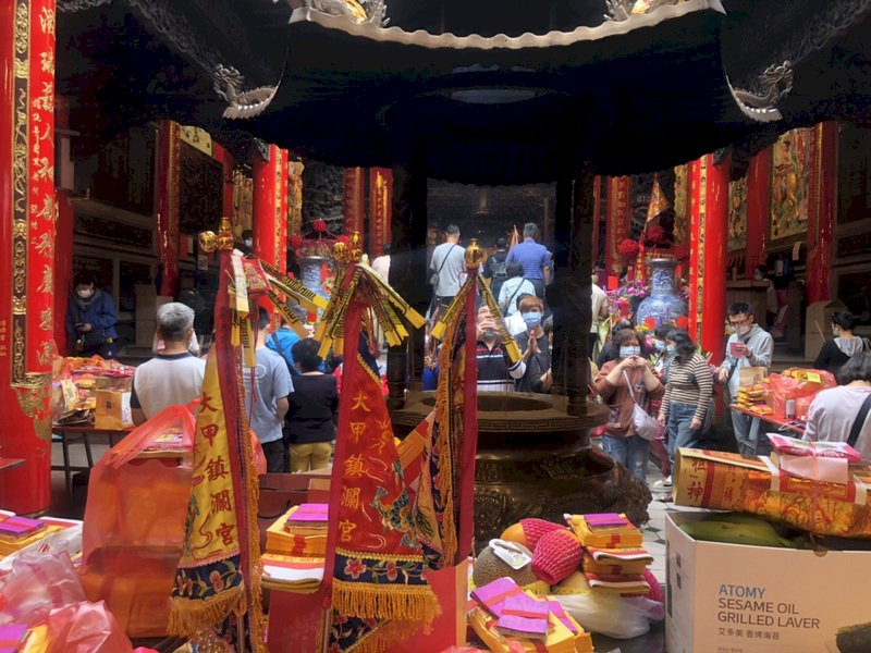 大甲媽祖遶境晚間起駕 &nbsp;跪拜禮送駕、不開放鑽轎底