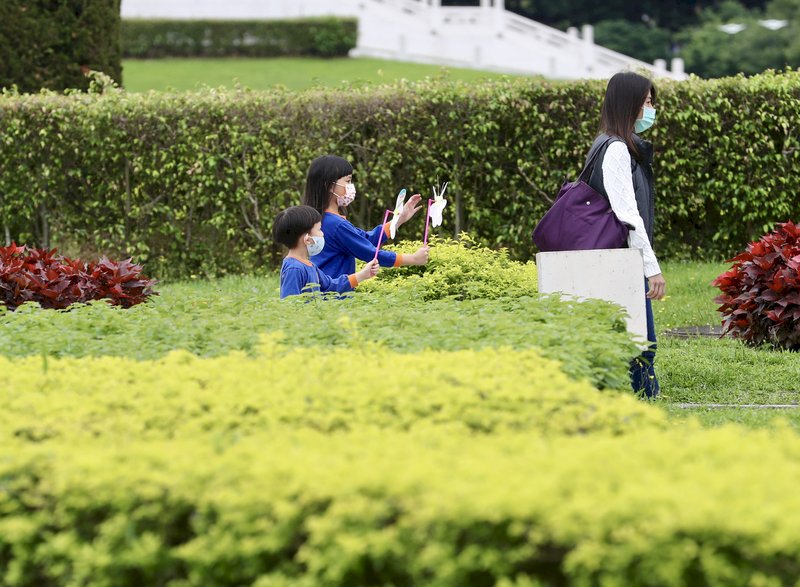 天氣晴朗穩定  西半部高溫上看32度