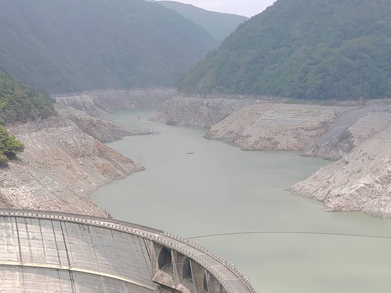 好渴！德基水庫蓄水量跌破4% &nbsp;估剩餘14天