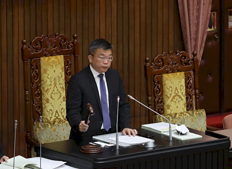 立院三讀保險法 放寬保險業投資公共建設注資金活水