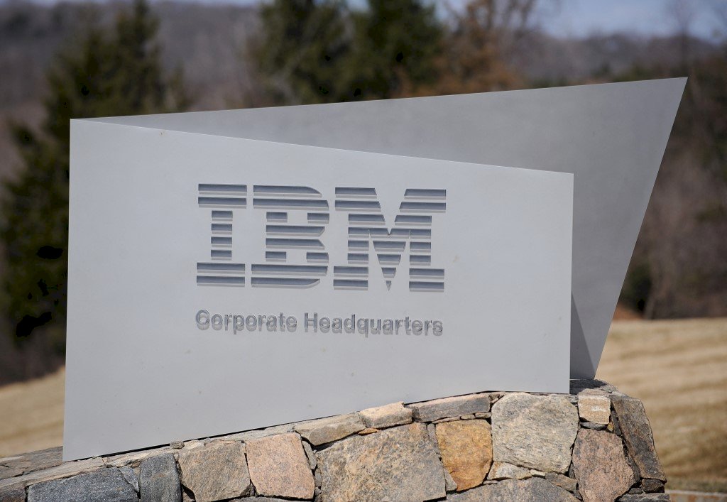 IBM大裁員惹舉報風波 大中華區董事長被指收賄洩密