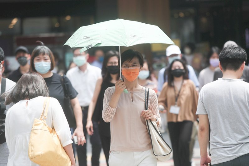 天氣穩定中南部高溫逾36度 金馬局部霧