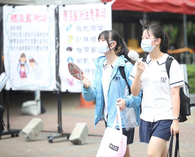 國中會考20萬人上陣 全程戴口罩不開放陪考