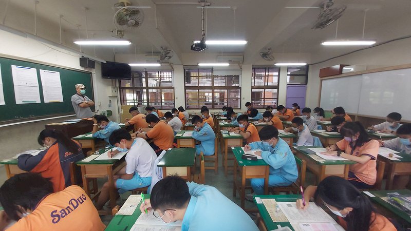 國中會考第二天登場 教育部籲考完及早回家