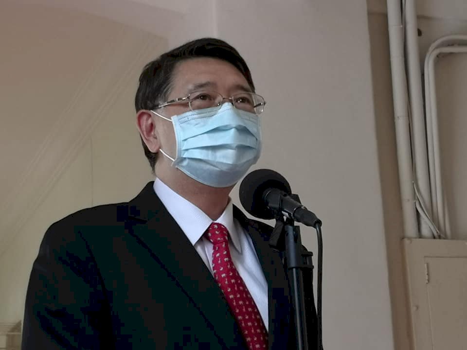 立院防疫再升級&nbsp; 委員會降低開會人數、架設隔板