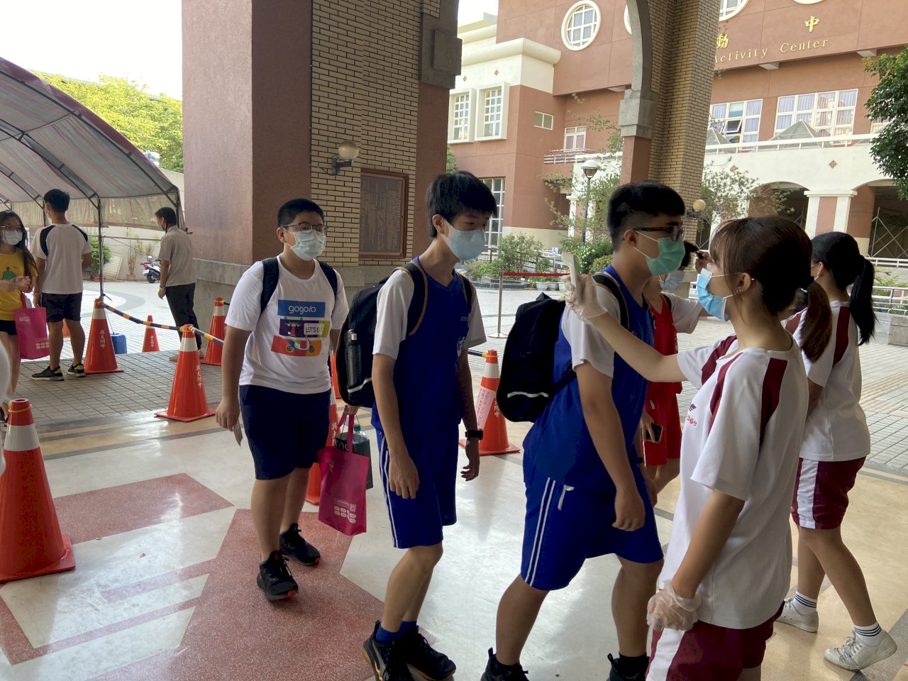 降低染疫風險 新北3萬國中會考考生最快下週可線上教學