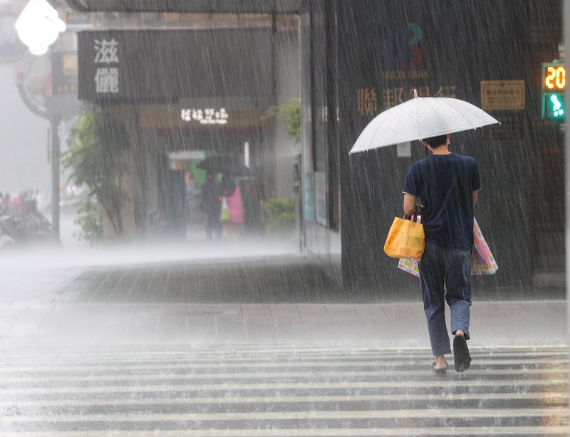 18縣市豪雨大雨特報 &nbsp;各地有雨持續至31日上半天