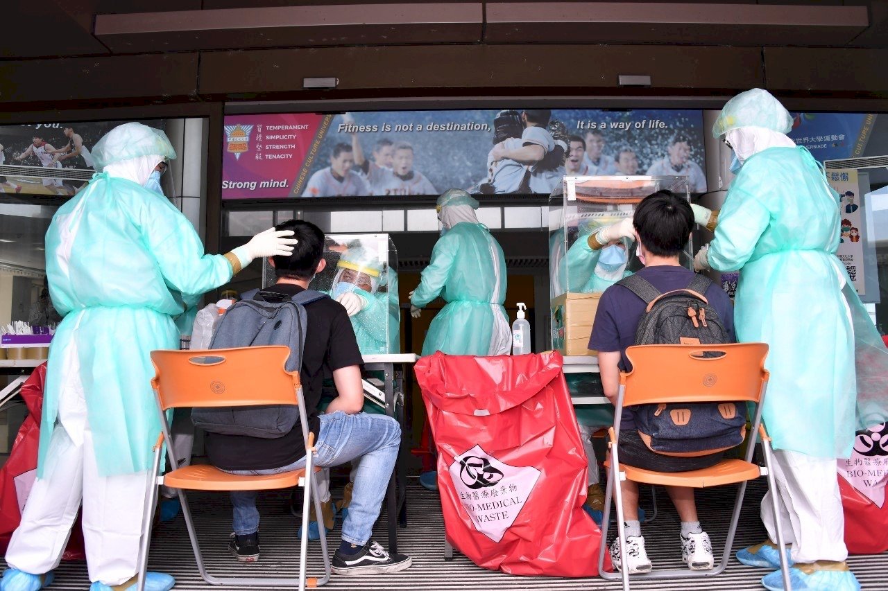 文大314名住宿生快篩完畢 14人陽性送集檢所