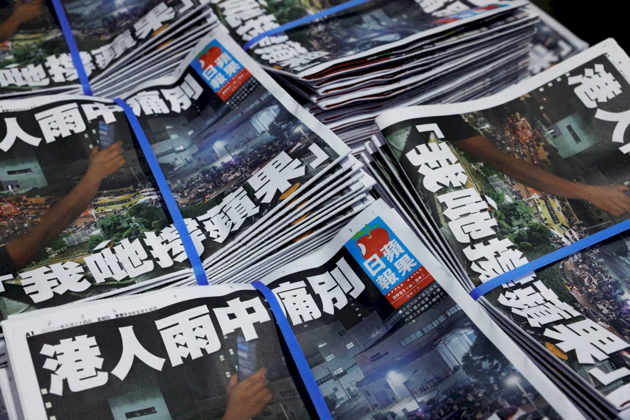 ◎港人怒！蘋果日報結束後，我們連看一份報的權利都被剝奪 ！