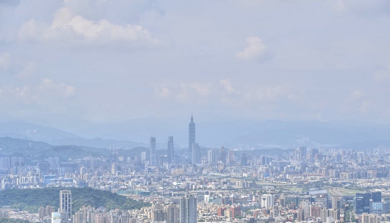 多雲到晴天氣悶熱 山區大台北午後雷雨