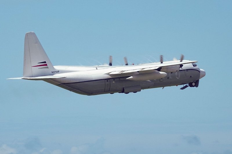 疑似美國C-130運輸機降落桃機 &nbsp;短暫停留後飛離