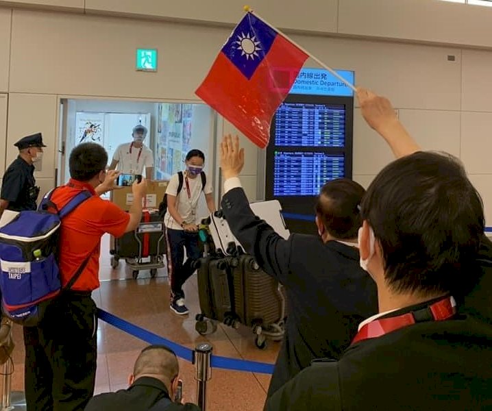 奧運國手搭經濟艙惹眾怒！&nbsp; 謝長廷：回程應都會坐商務艙