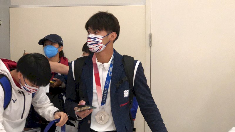 東奧代表團首批選手返台 &nbsp;楊勇緯與羅嘉翎成焦點