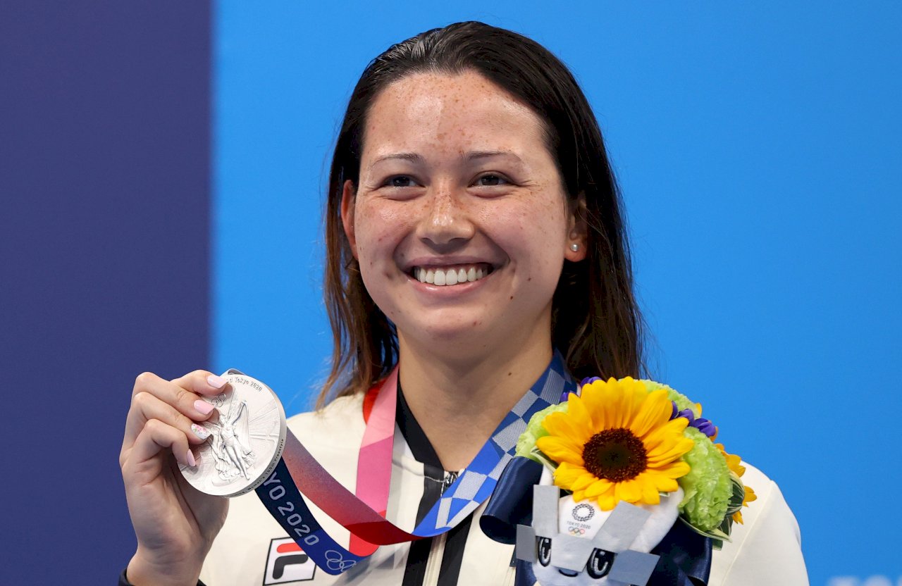 港何詩蓓東奧再創佳績 奪女子百公尺自由式銀牌