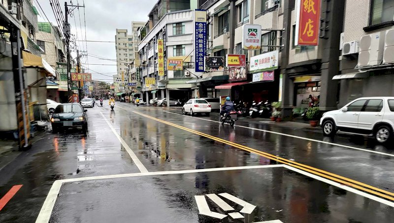 午後北部與各山區豪大雨  中南部雨稍緩但仍不穩定