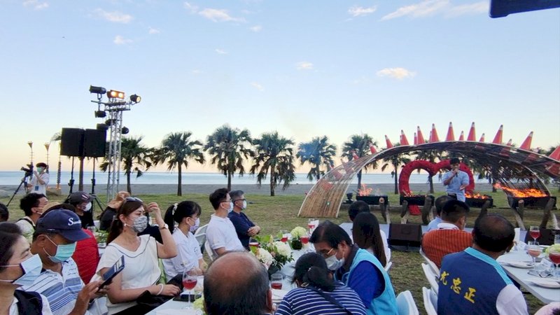 台東縣府戶外辦聚餐沒隔板  衛生局認定違法將開罰