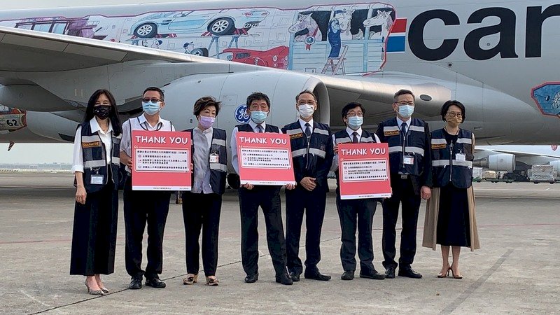 首批BNT疫苗運抵桃園機場 有望9月中開打