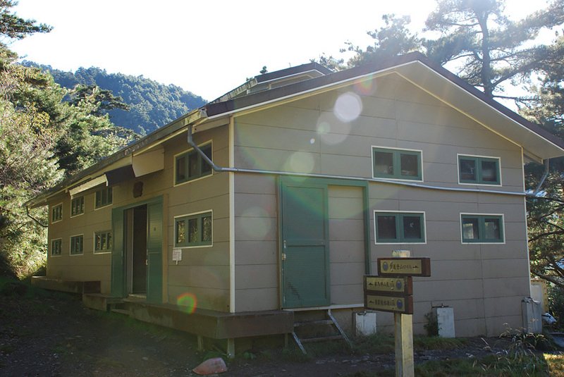 疫情趨緩 國家公園山屋26日起恢復原有住宿量