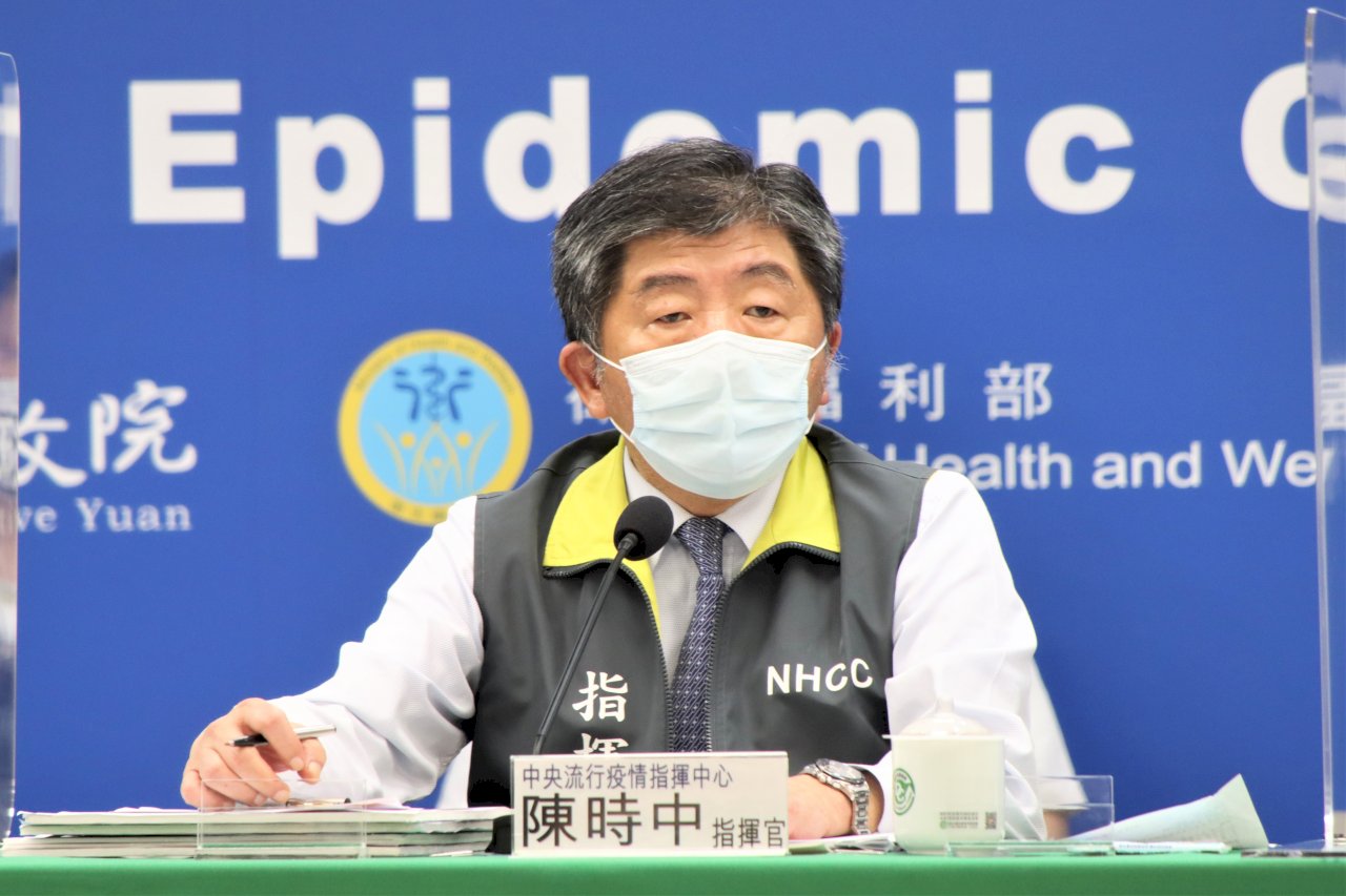 防疫降級全國一致 新一波鬆綁下週公布 外出戴口罩可望小放寬