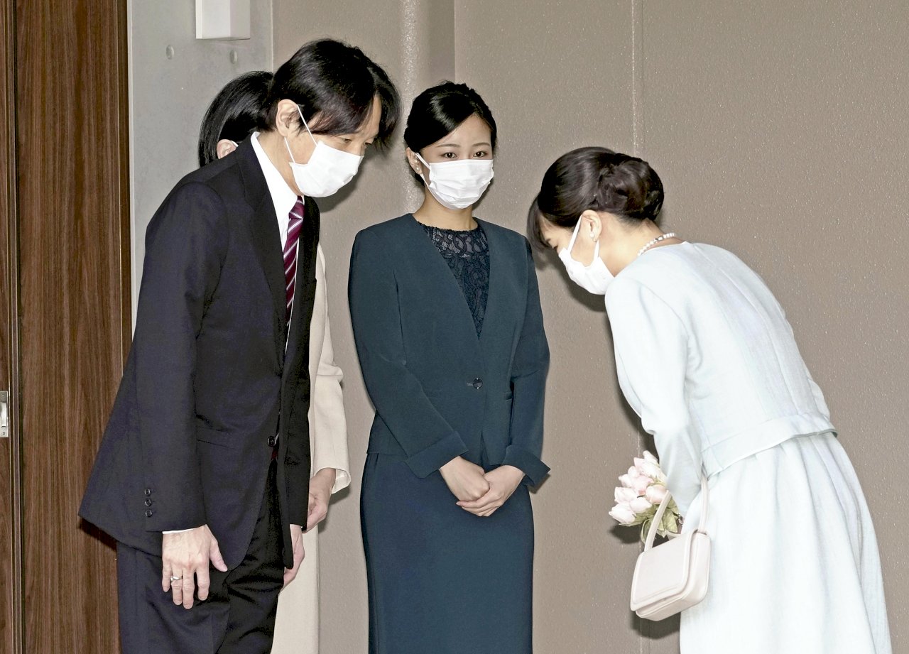 飛入尋常百姓家！ 真子公主與小室圭今完婚  皇室人權遭質疑