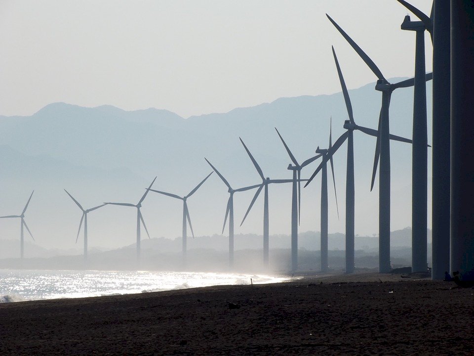 全球風力太陽能發電占比提升 2021年首度達10%