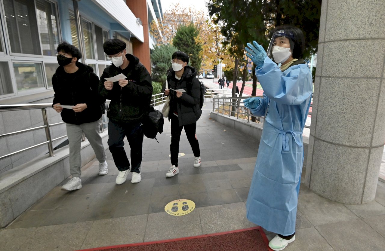 韓國各級學校全面恢復到校上課 疫情升溫成隱憂
