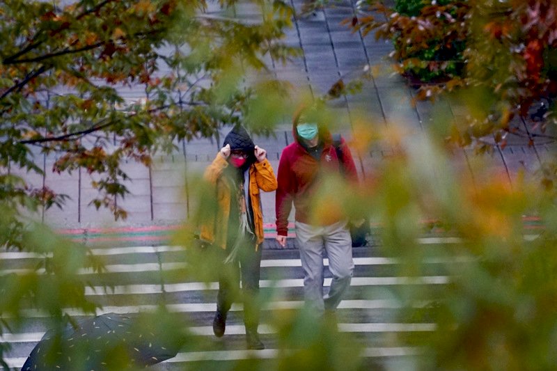 大台北、東半部有短暫雨 各地早晚偏涼