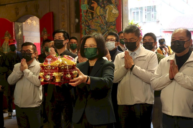 總統籲打滿2劑COVID-19疫苗 完整接種、完整防疫