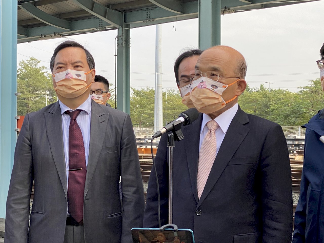 學者批三接恐變海鮮鍋 蘇揆：是危言聳聽、也是笑話