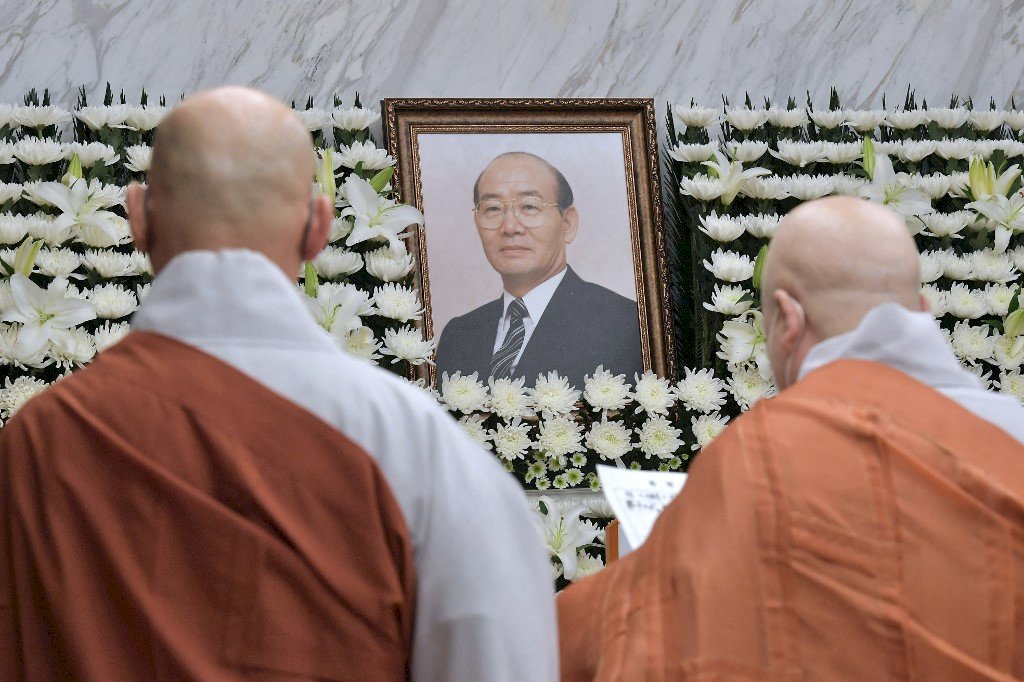 南韓前總統全斗煥將下葬 遺孀為丈夫統治期間傷害道歉