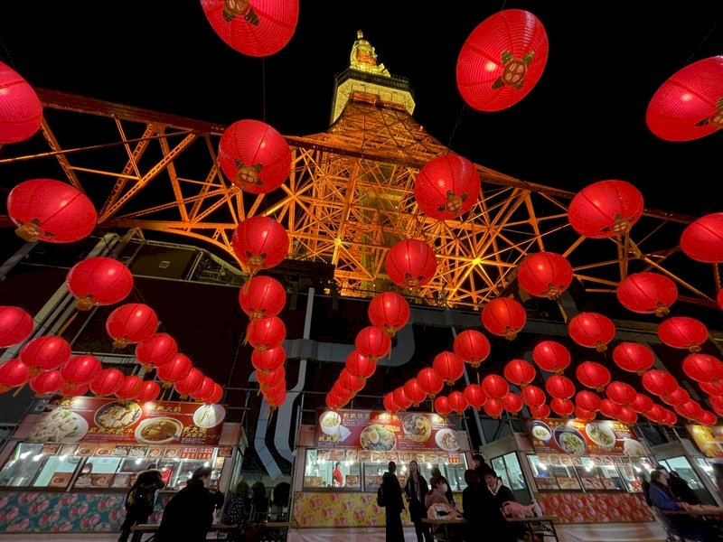 東京鐵塔下飄台灣味&nbsp; 1月2日實施國旗光雕