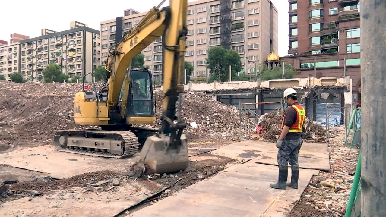 勞動部調查：產業移工總薪資平均3.2萬元 年增5.8%