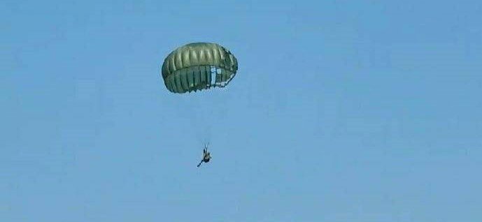 網傳官兵跳傘險摔死 軍方澄清沒受傷