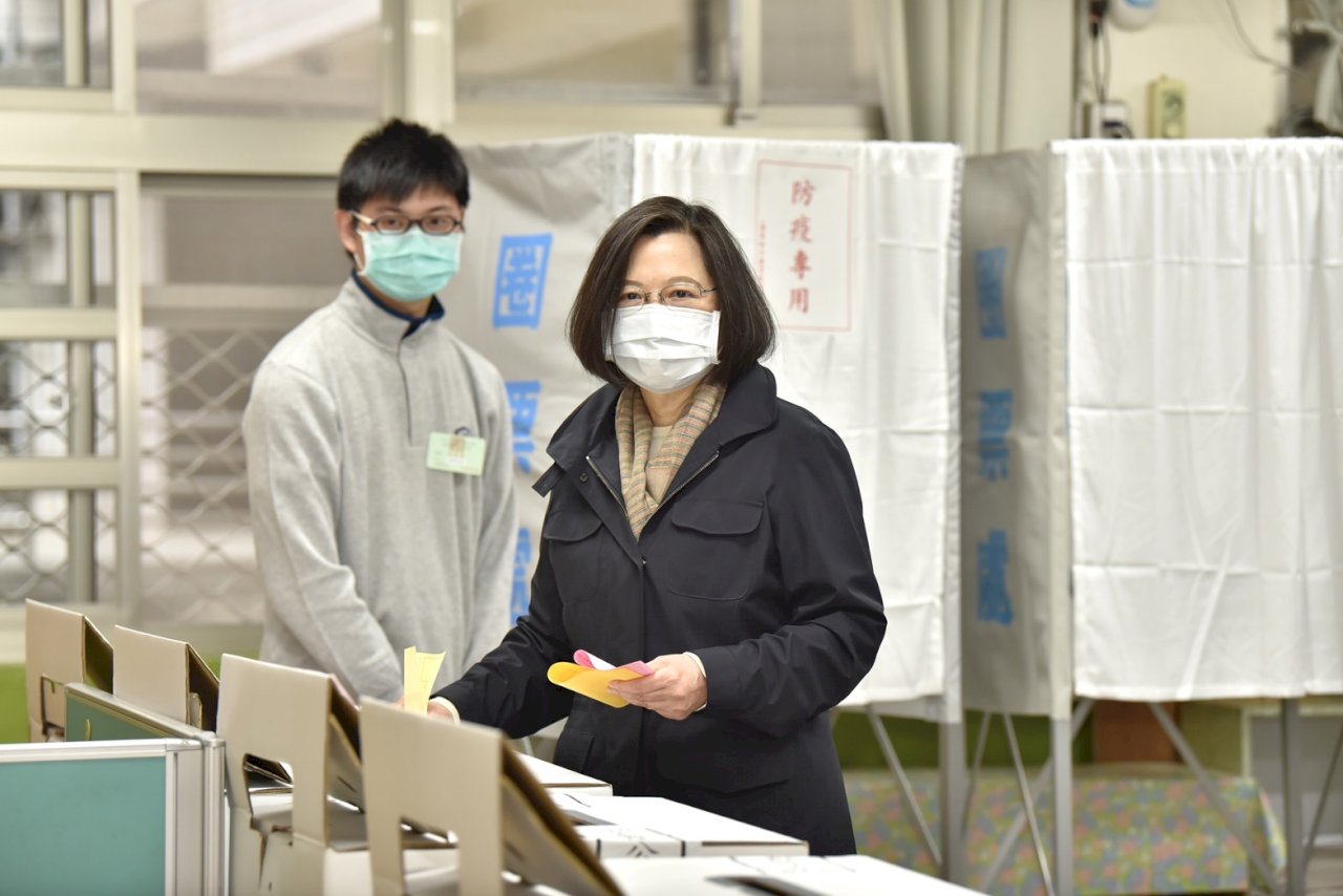蔡總統籲投下4張不同意&nbsp; 讓台灣重大政策不出現變數