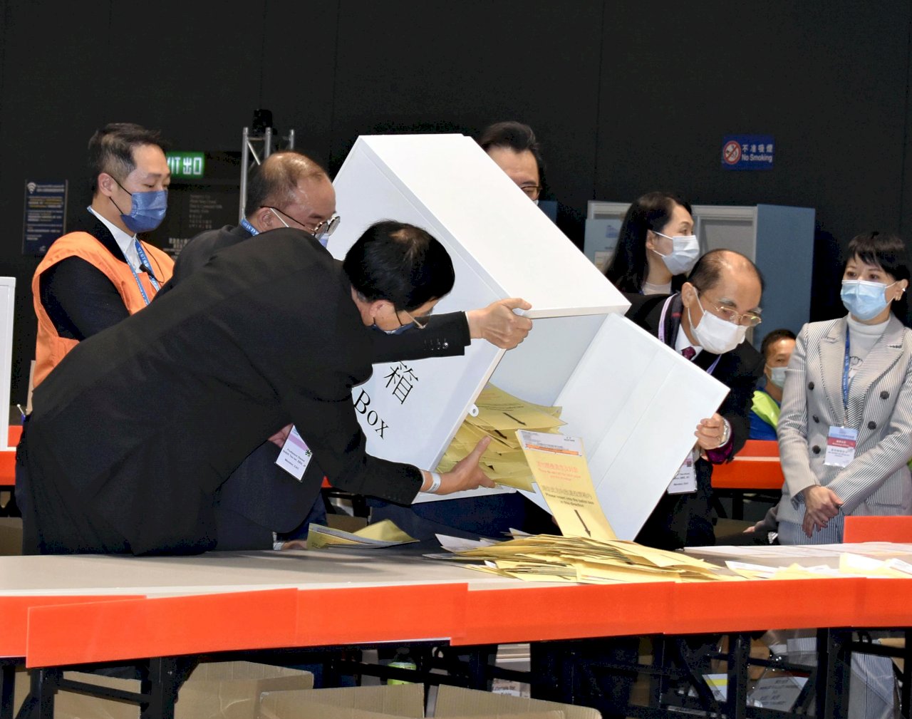 選委、資審會、候選人....都是中共的人 香港成「全過程人民民主」示範區