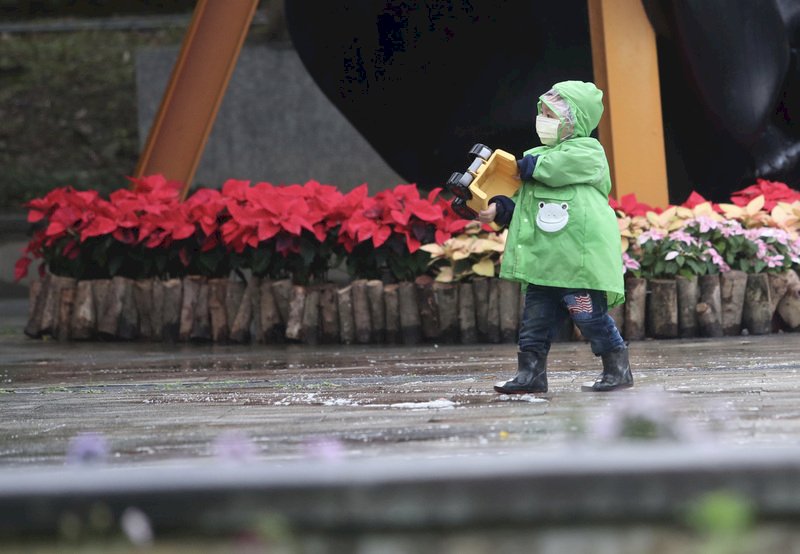 天冷有雨北台高溫僅14度 入夜後降至最低溫