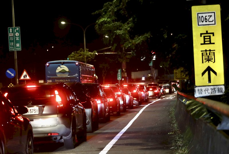 除夕國道5路段易塞車 &nbsp;0至5時暫停收費