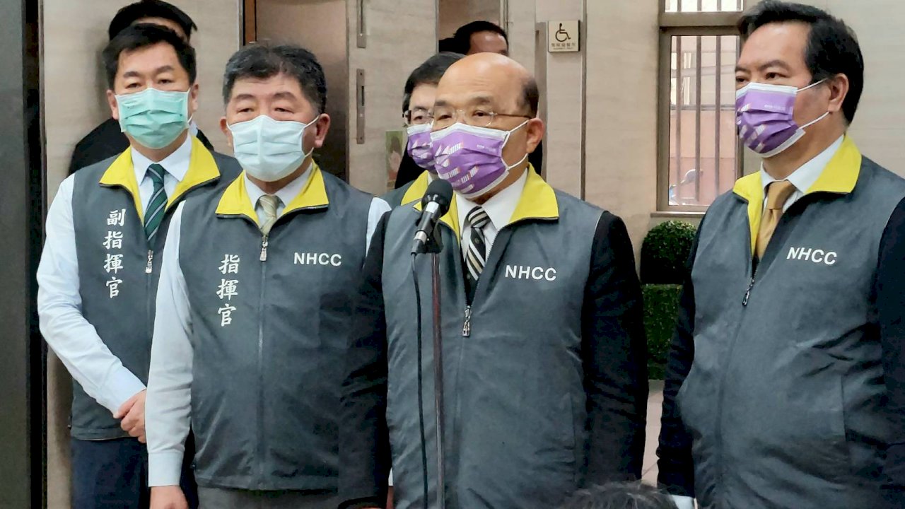 視察疫情指揮中心 蘇揆：疫情還在可控範圍內 春節已做好準備