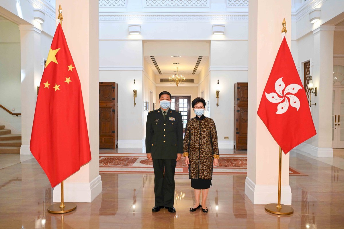 解放軍駐港部隊司令換將 武警新疆總長接任