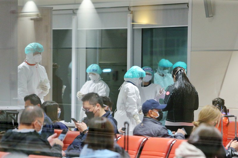 4長程航班196名乘客 桃機上午8確診