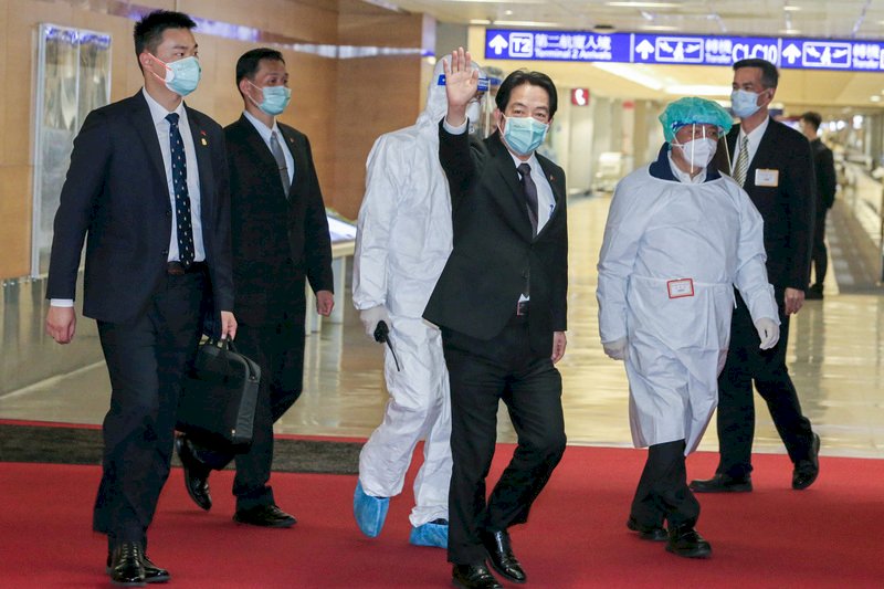 宏都拉斯特使團返抵國門 &nbsp;賴副總統揮手致意