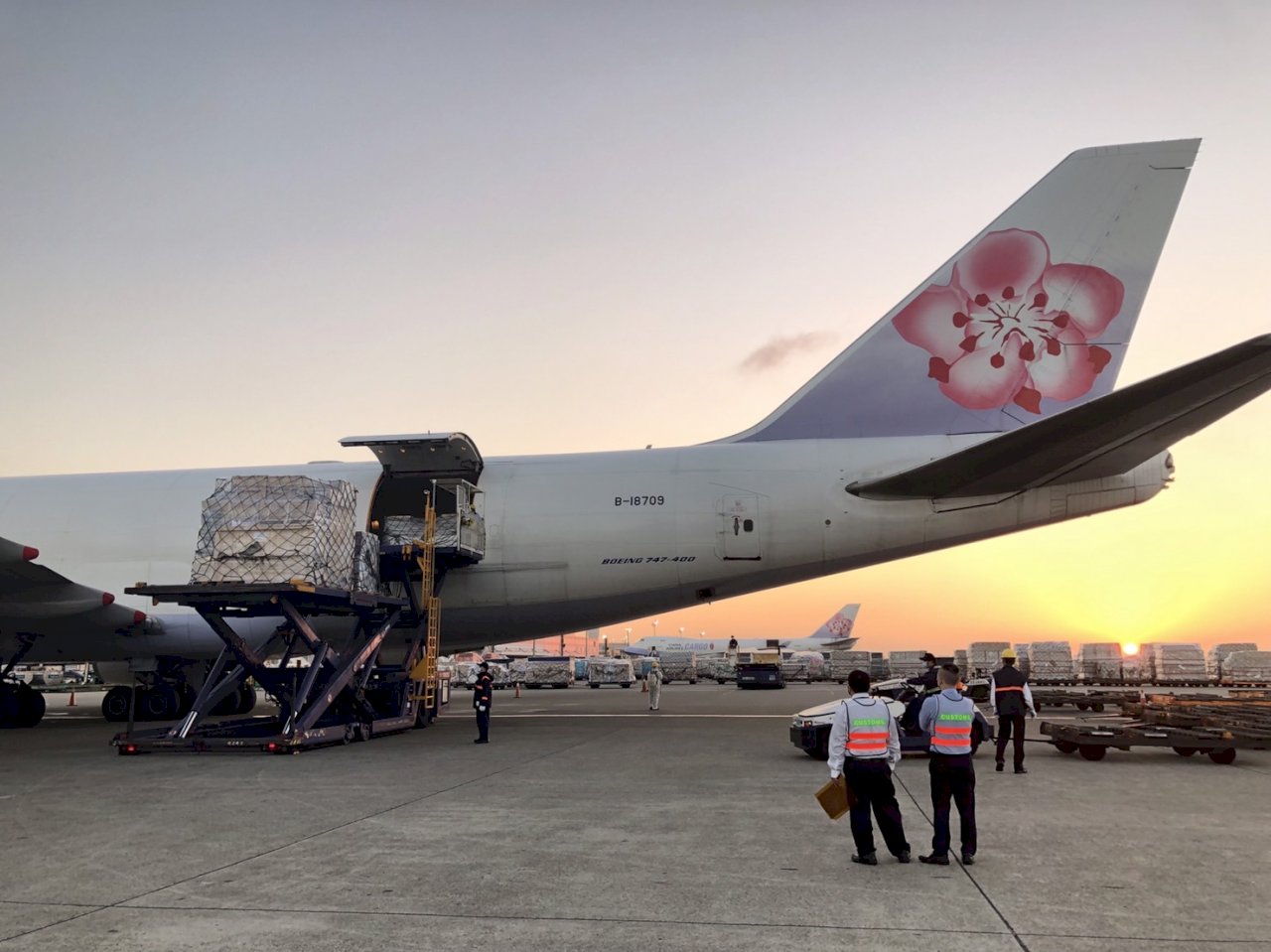 空運需求暢旺 桃機去年貨運量281萬噸創新高