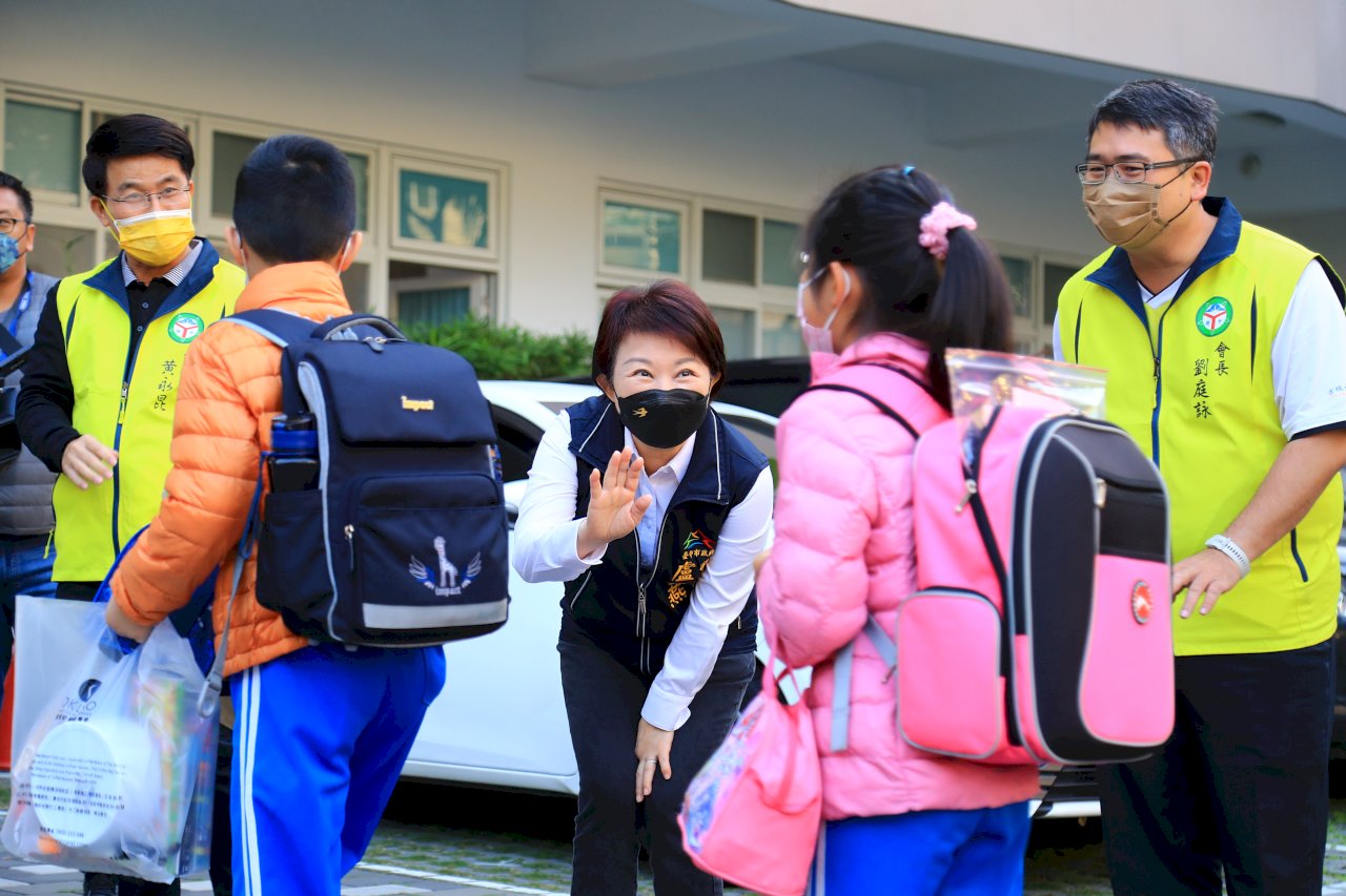 校園防疫 中市1人染疫全校停課 北市微解封將從國中以上開始