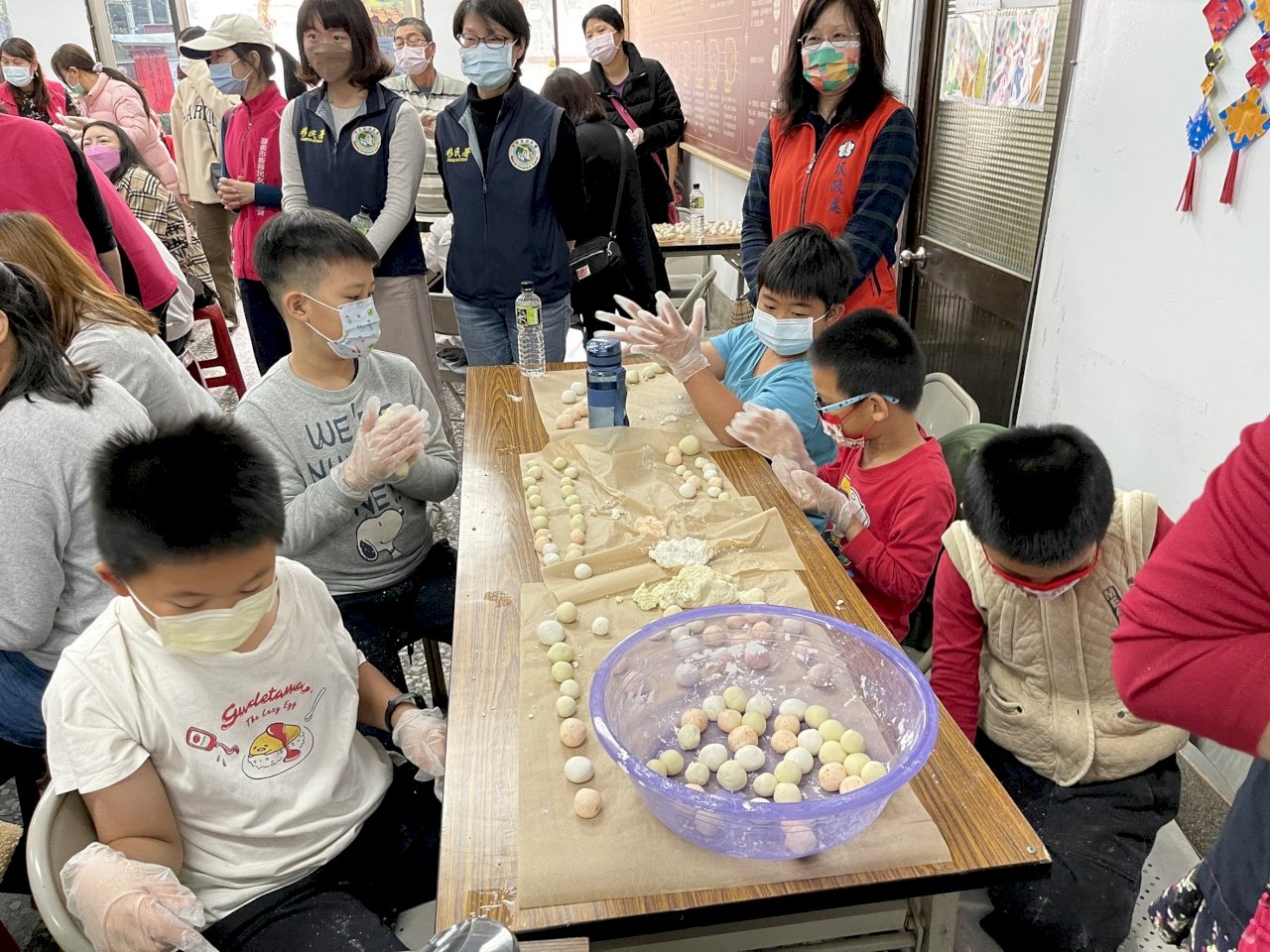 移民署慶元宵 邀新住民搓湯圓分享多元文化