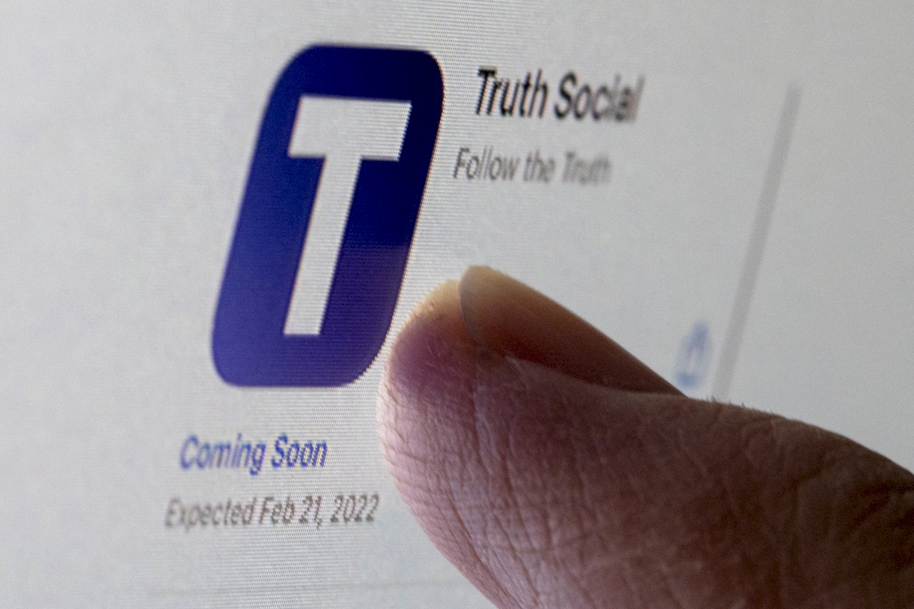 大哥回來了！川普社群平台Truth Social上線 下載量衝第一