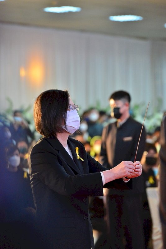 林崑海告別式千人弔唁 蔡總統感謝「海董」對台灣的貢獻與疼惜
