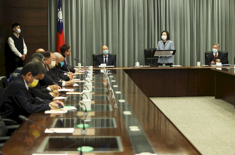 總統：2050淨零轉型不會以壓縮產業發展為代價